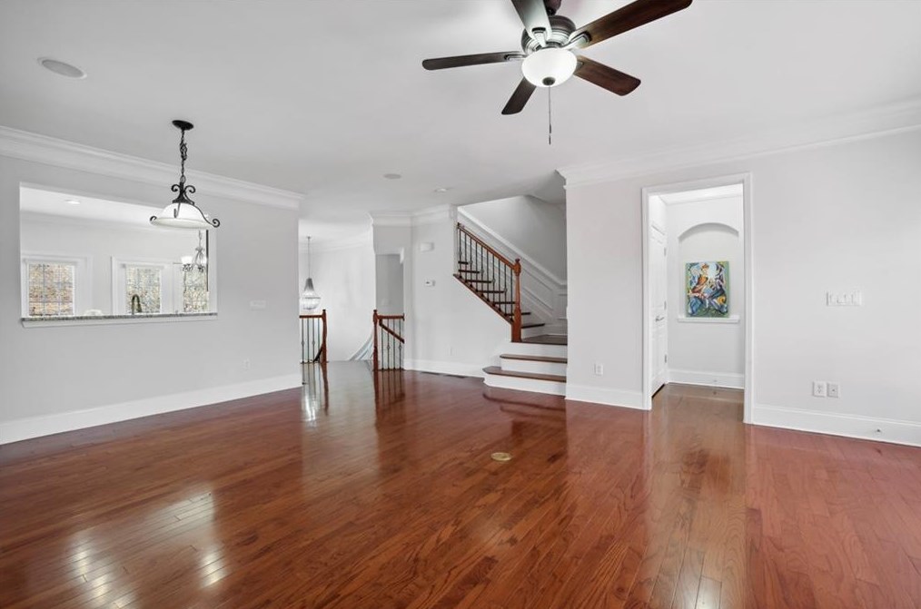 2836 Overlook Ct, Atlanta GA  30324-7503 exterior