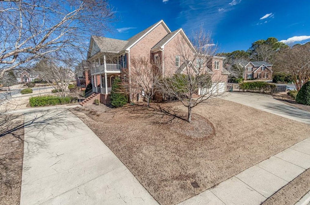 230 Summerhouse Ln, Atlanta GA  30350-1099 exterior