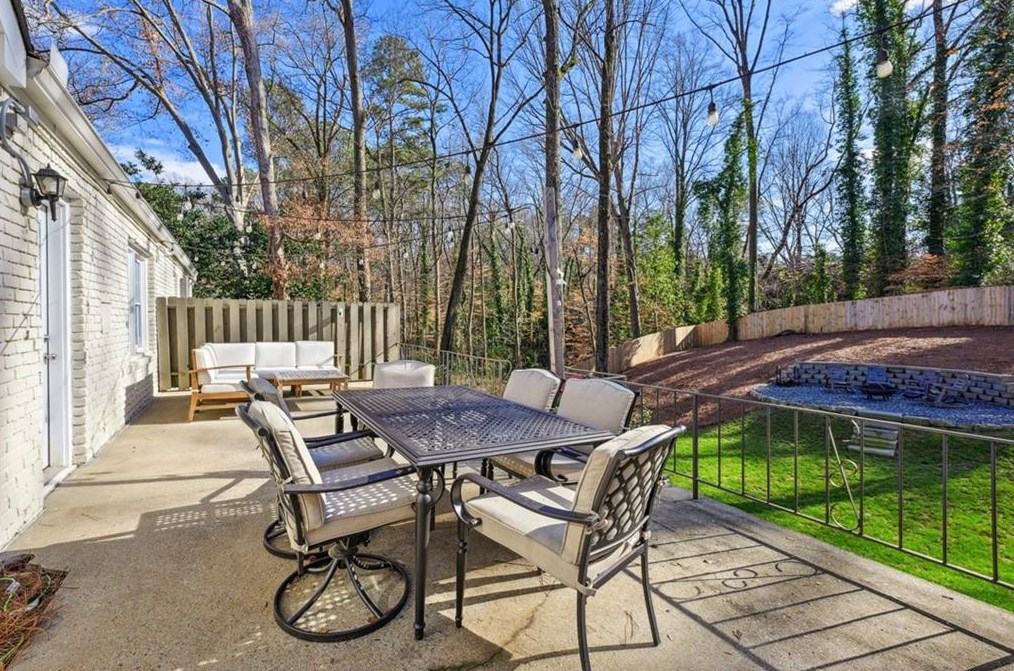 1764 Warren Ct, Atlanta GA  30318-1457 exterior