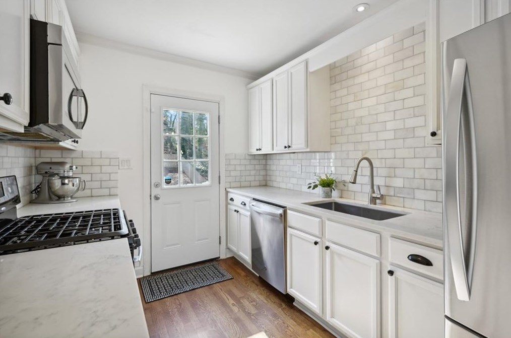 1764 Warren Ct, Atlanta GA  30318-1457 exterior