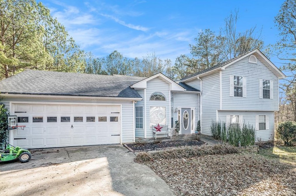 220 Robert Dr, Braselton, GA 30517