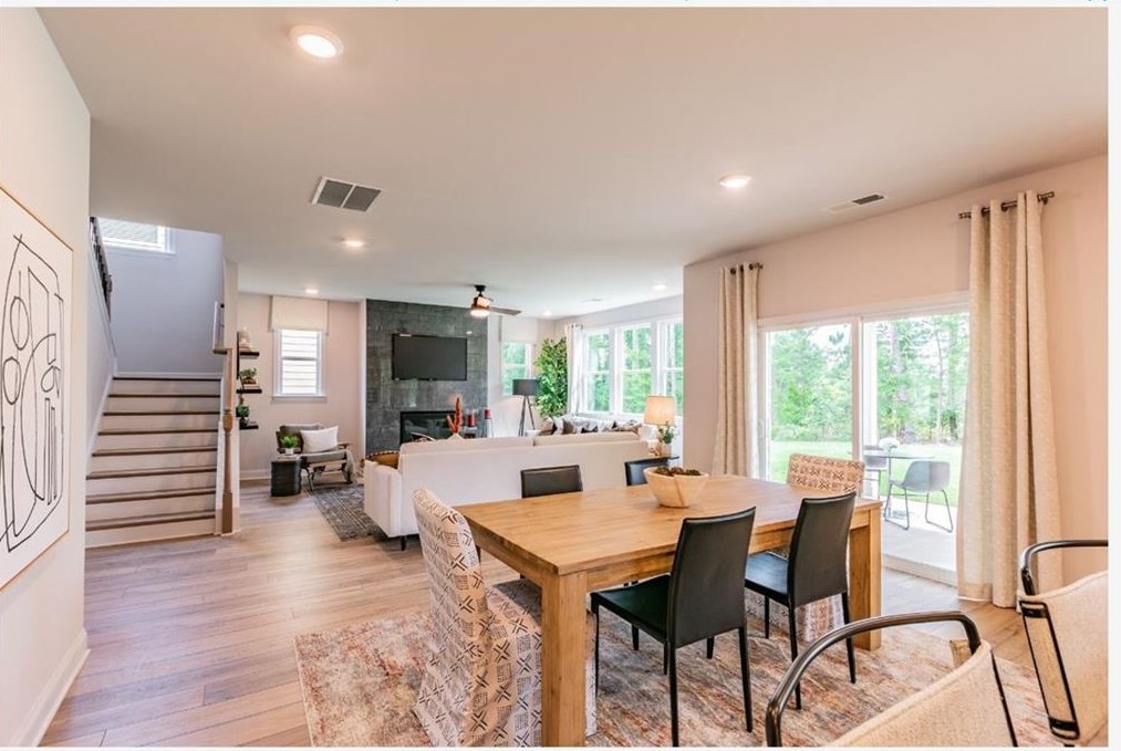 4774 Spruce Way, Atlanta, GA 30331-4088