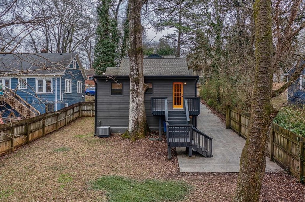 141 Watson Cir, Atlanta GA  30317-2616 exterior
