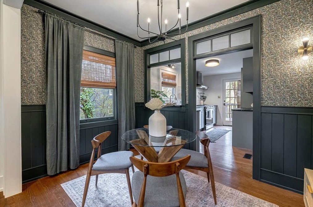 141 Watson Cir, Atlanta GA  30317-2616 exterior