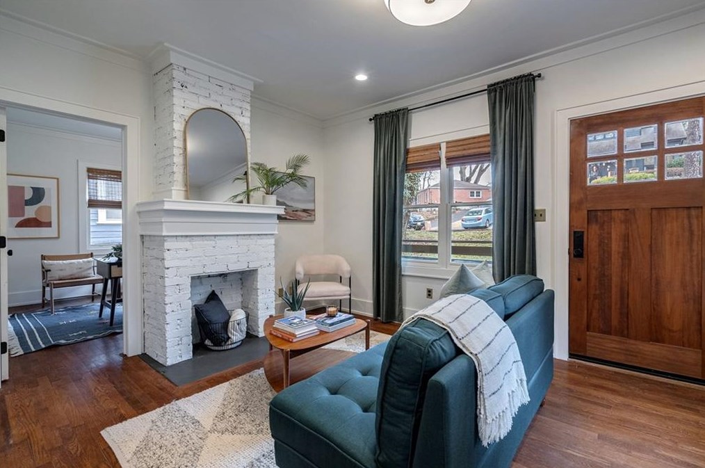 141 Watson Cir, Atlanta GA  30317-2616 exterior