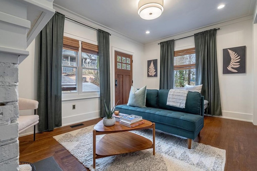 141 Watson Cir, Atlanta GA  30317-2616 exterior