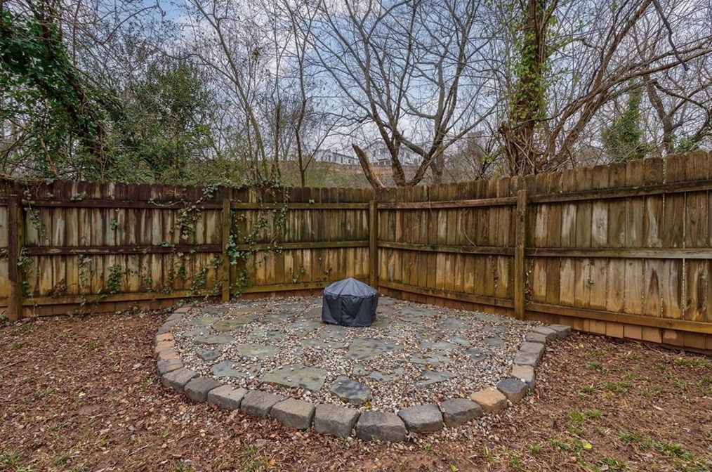 141 Watson Cir, Atlanta GA  30317-2616 exterior