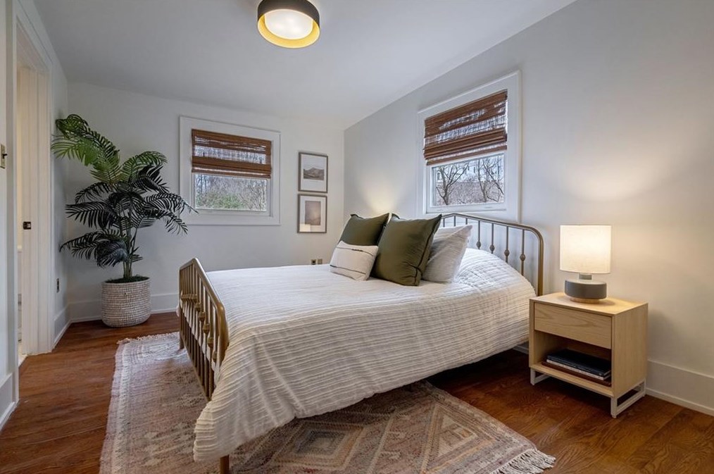 141 Watson Cir, Atlanta GA  30317-2616 exterior