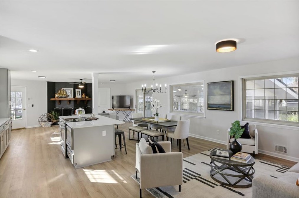 3710 Hickory Cir, Smyrna GA  30080-5618 exterior