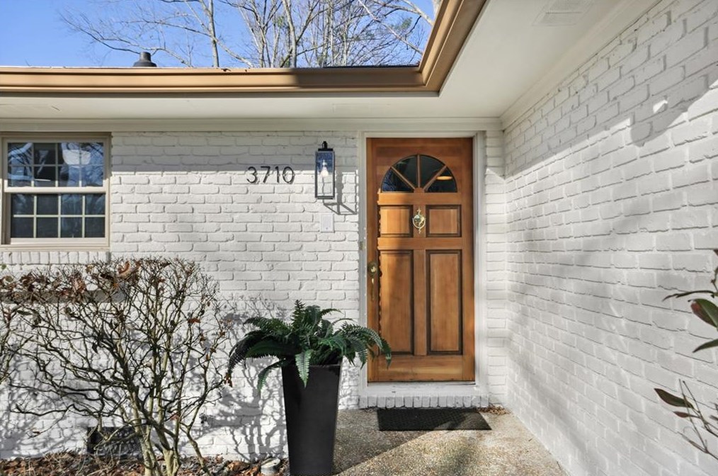 3710 Hickory Cir, Smyrna GA  30080-5618 exterior