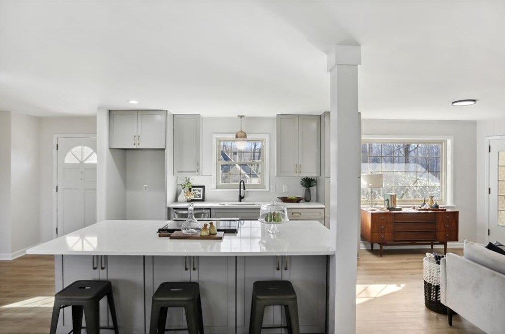 3710 Hickory Cir, Smyrna GA  30080-5618 exterior