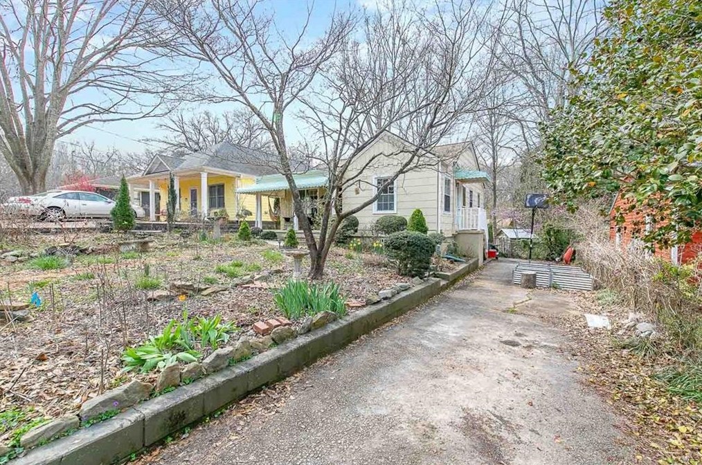 216 Ridgeland Ave, Decatur GA  30030-2056 exterior