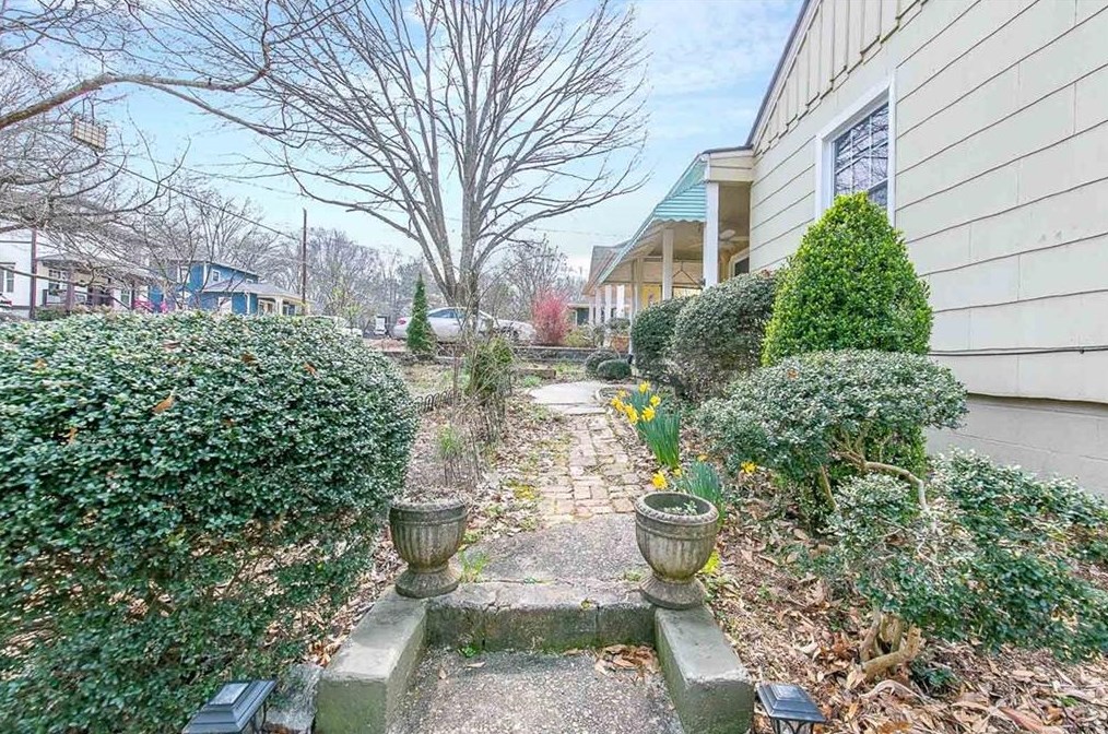 216 Ridgeland Ave, Decatur GA  30030-2056 exterior