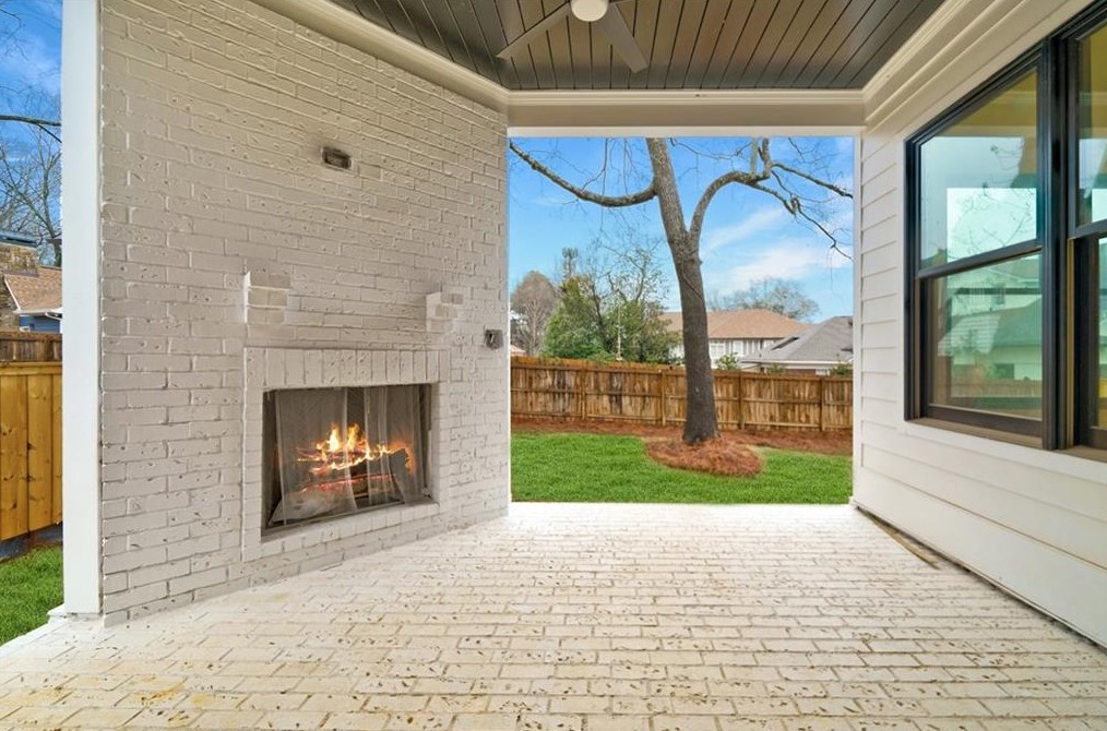 1361 Wessyngton Rd, Atlanta GA  30306-3244 exterior