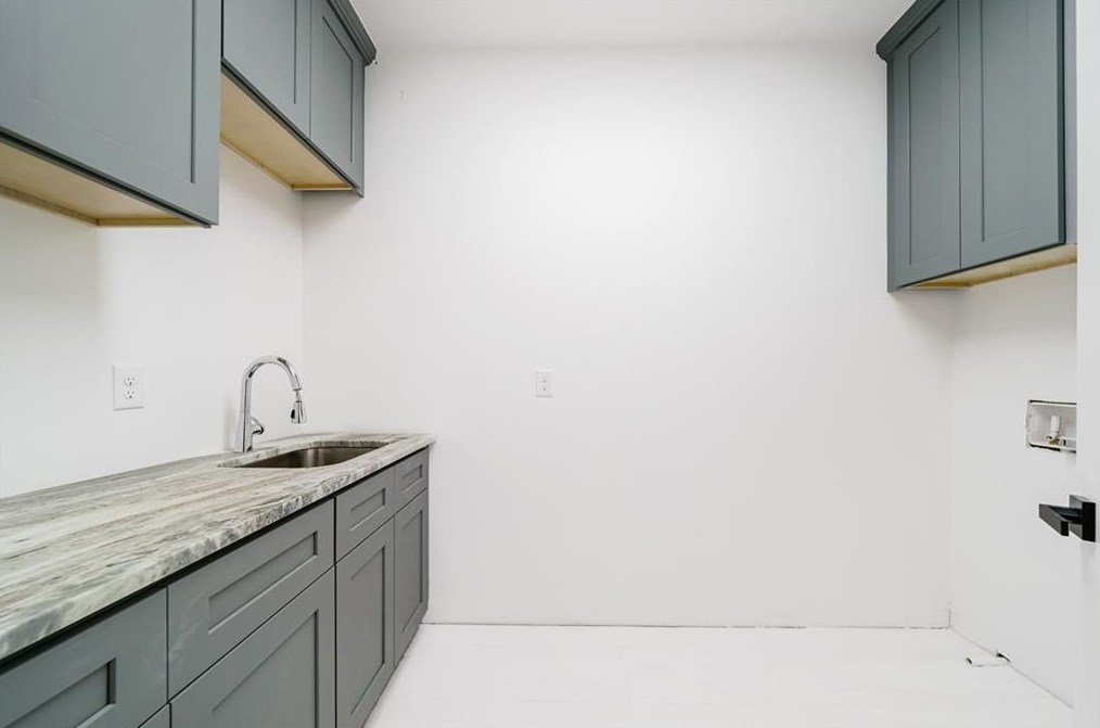 1361 Wessyngton Rd, Atlanta GA  30306-3244 exterior