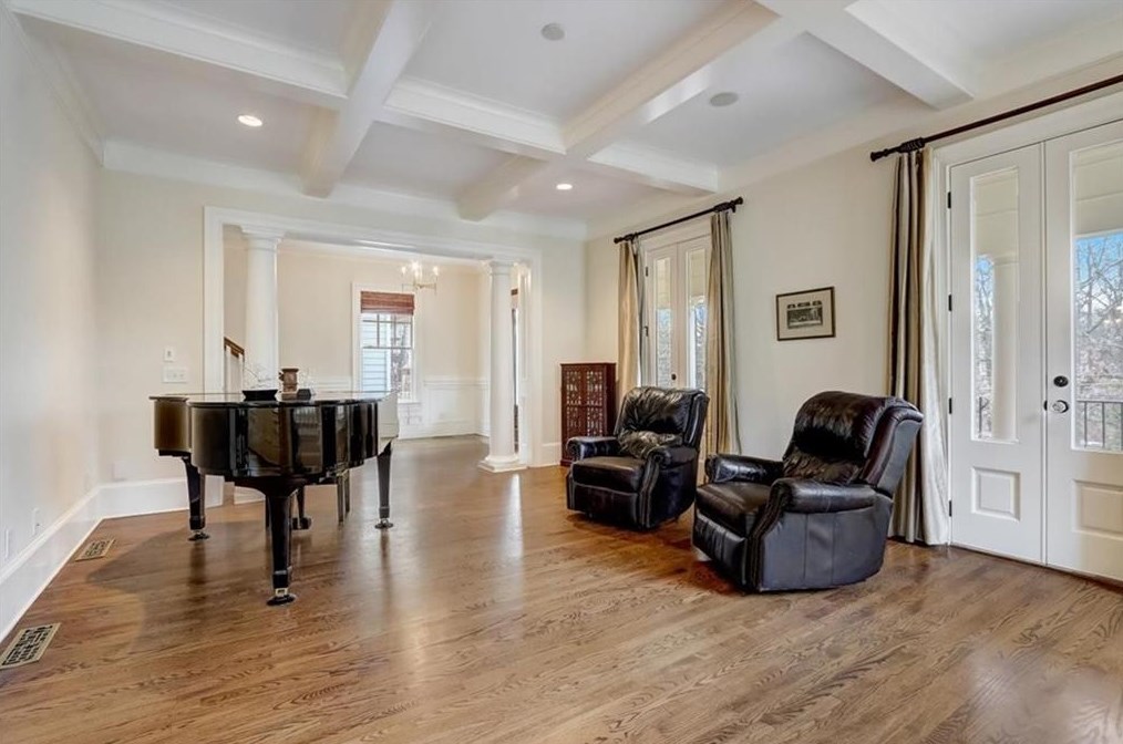 1421 Wessyngton Rd, Atlanta GA  30306-3245 exterior