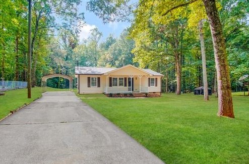 210 Meadowbrook Dr, McDonough, GA 30253