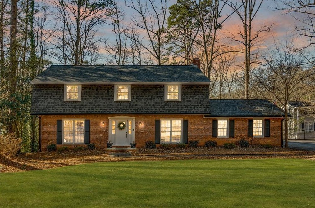 9880 La View Cir, Roswell, GA 30075-4633