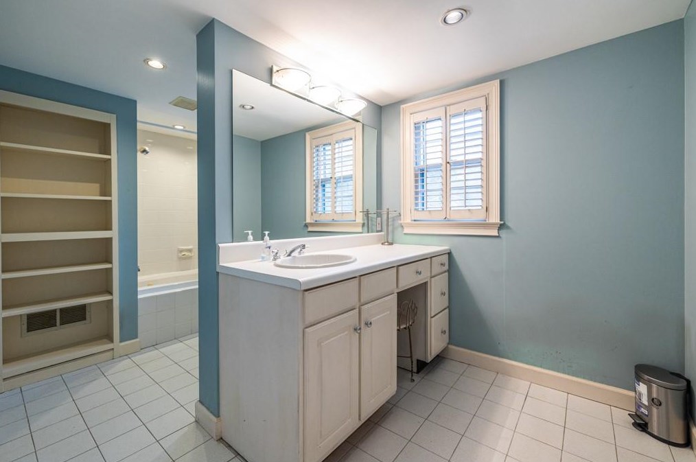 2739 Millwood Ct, Decatur GA  30033-2434 exterior