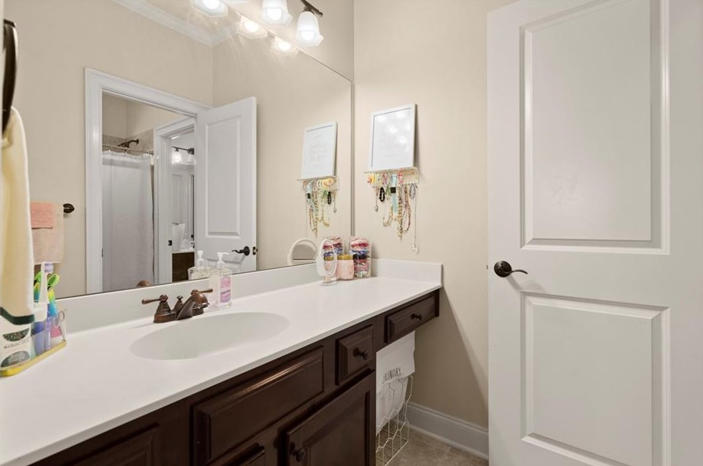 1525 Glenhaven Way, Lawrenceville GA  30043-4938 exterior