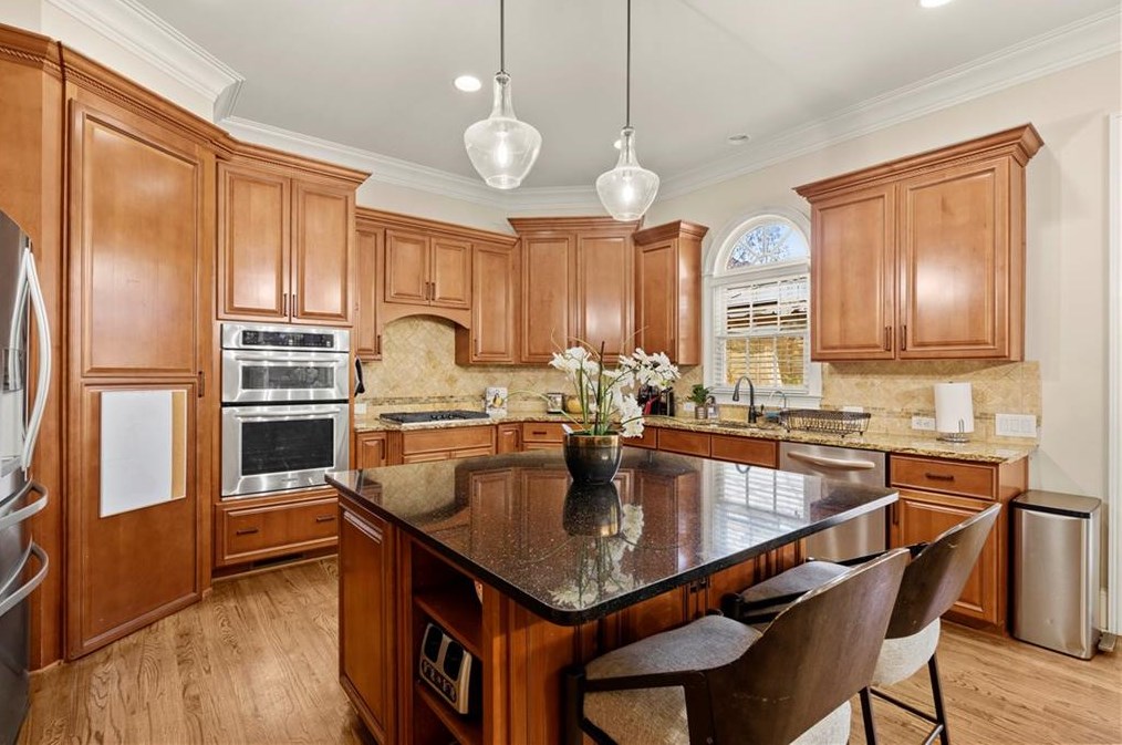 1525 Glenhaven Way, Lawrenceville GA  30043-4938 exterior