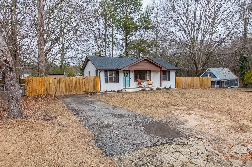 253 Springdale Dr, Winder, GA 30680