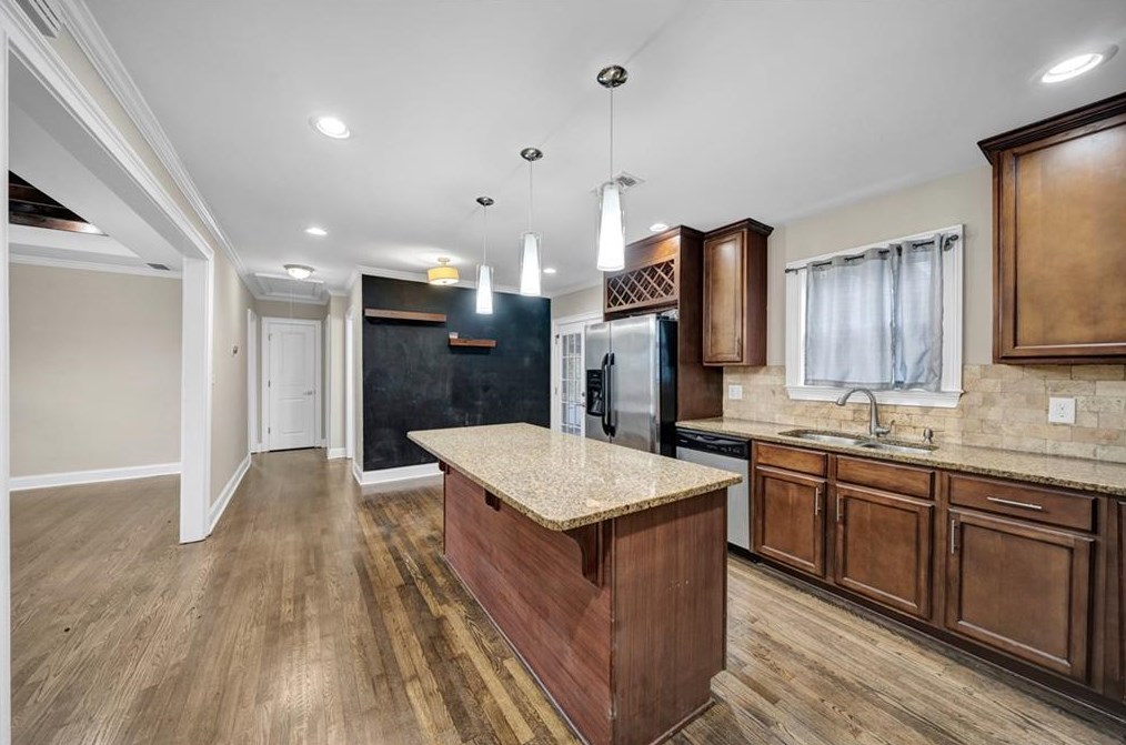 3165 Leeland Rd, Decatur GA  30032-2838 exterior