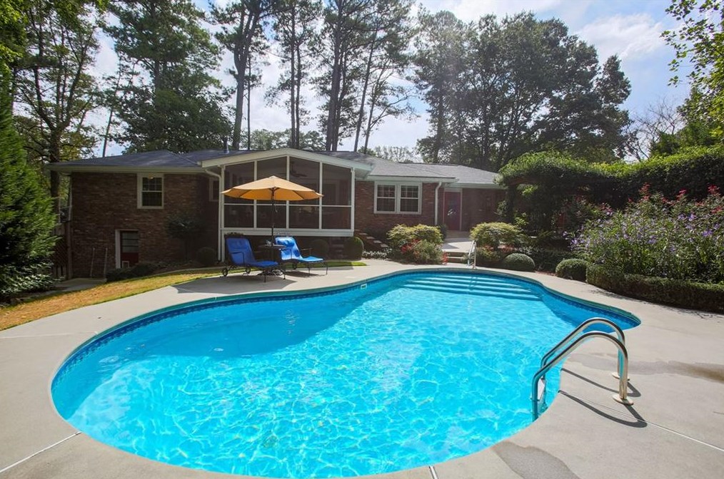 2484 Lavista Rd, Decatur GA  30033-1921 exterior