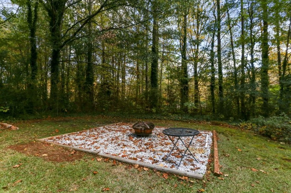 2274 Chestnut Log Loop, Lithia Springs GA  30122-3551 exterior