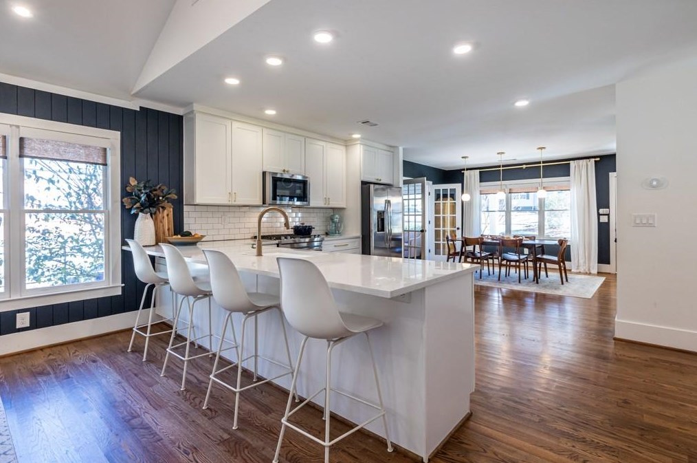 1375 Fenway Cir, Decatur GA  30030-4521 exterior