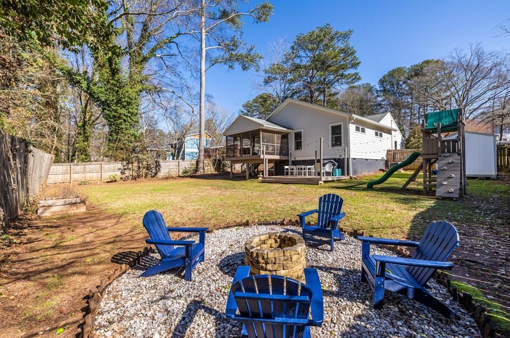 1375 Fenway Cir, Decatur GA  30030-4521 exterior