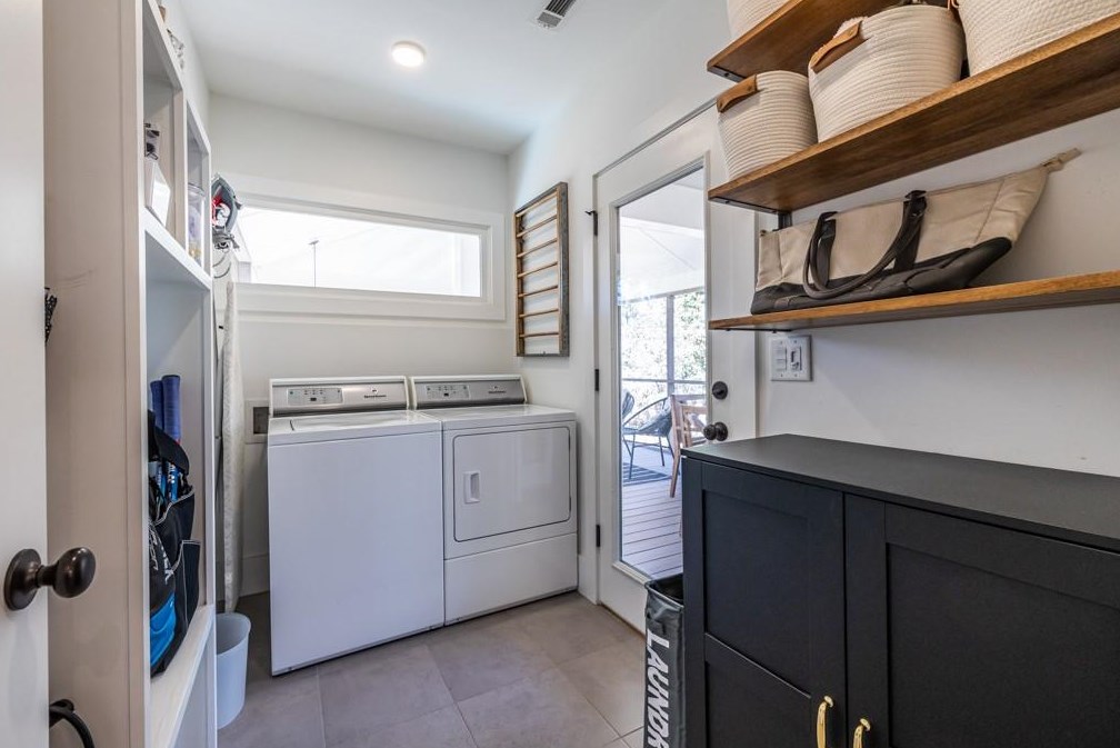 1375 Fenway Cir, Decatur GA  30030-4521 exterior