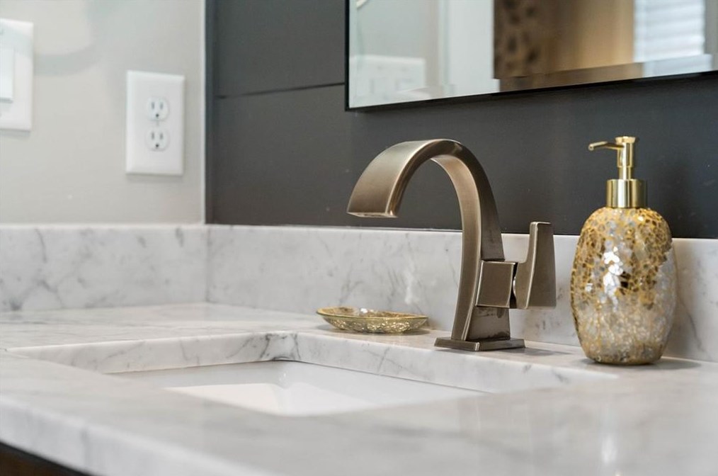 5608 Sherrell Dr, Atlanta GA  30342-1307 exterior