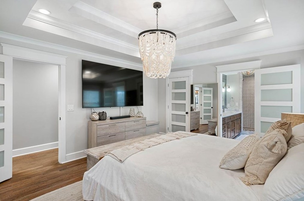 5608 Sherrell Dr, Atlanta GA  30342-1307 exterior