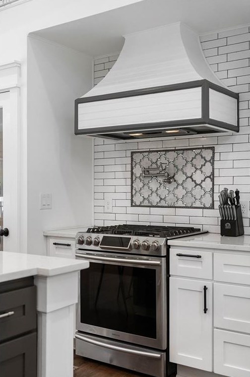 5608 Sherrell Dr, Atlanta GA  30342-1307 exterior