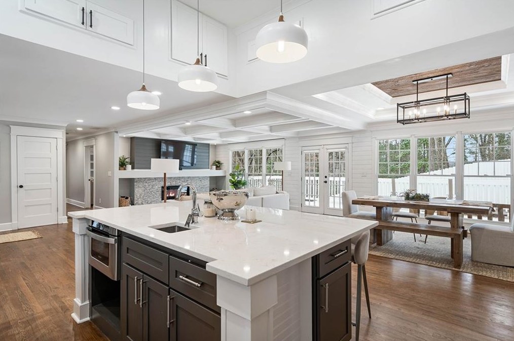 5608 Sherrell Dr, Atlanta GA  30342-1307 exterior