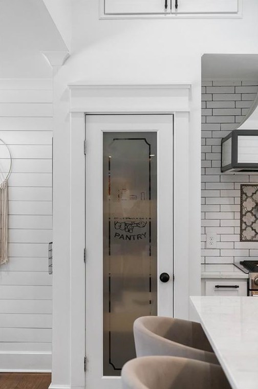 5608 Sherrell Dr, Atlanta GA  30342-1307 exterior