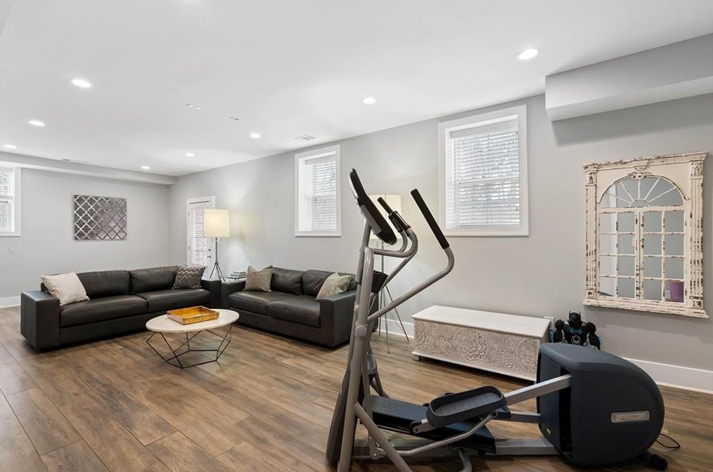 5608 Sherrell Dr, Atlanta GA  30342-1307 exterior