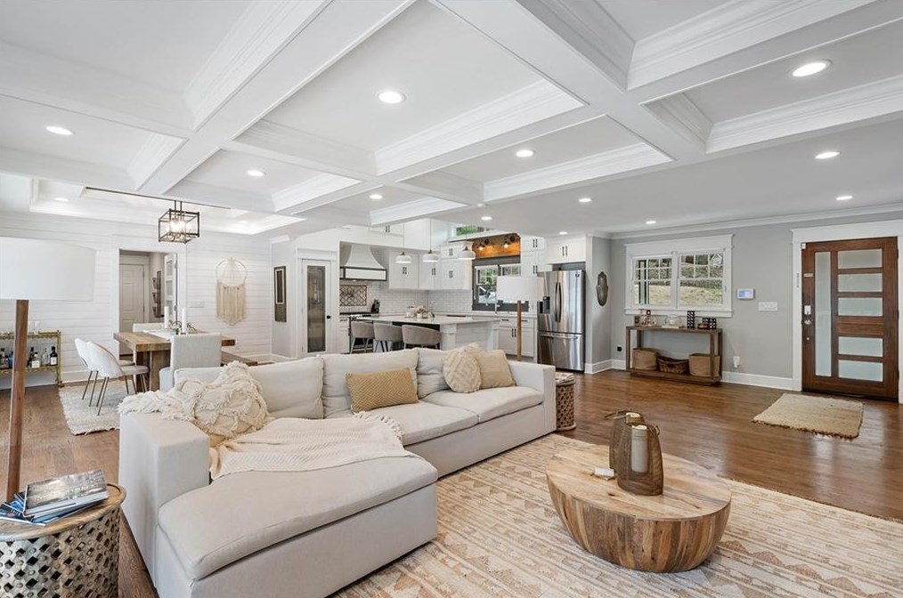 5608 Sherrell Dr, Atlanta GA  30342-1307 exterior