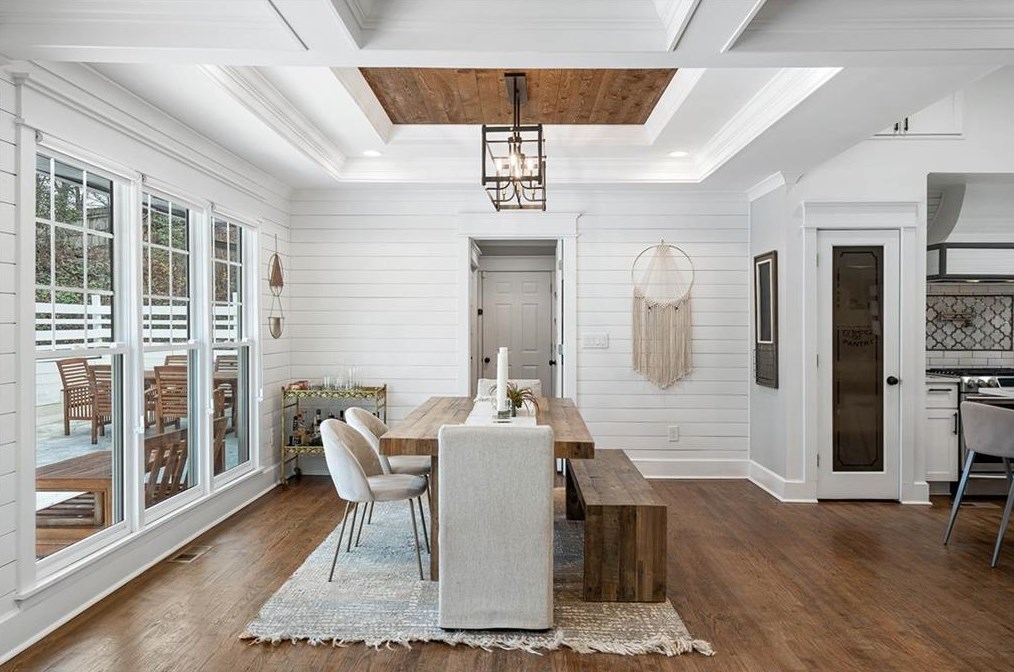 5608 Sherrell Dr, Atlanta GA  30342-1307 exterior