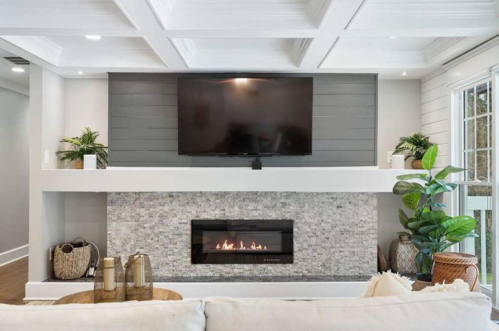 5608 Sherrell Dr, Atlanta GA  30342-1307 exterior