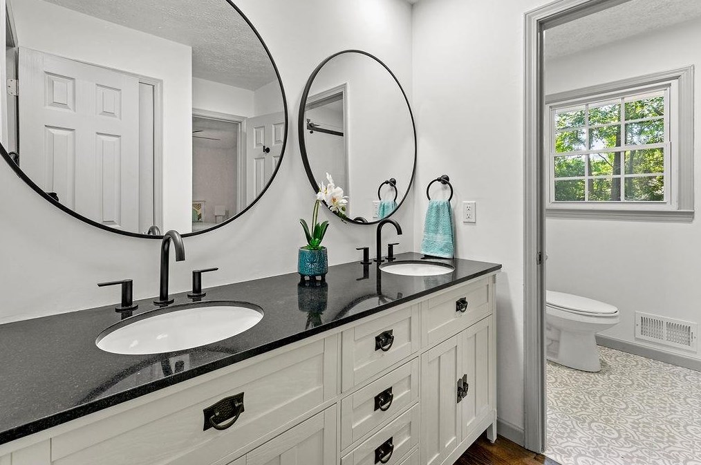 1223 Sanden Ferry Dr, Decatur GA  30033-3345 exterior