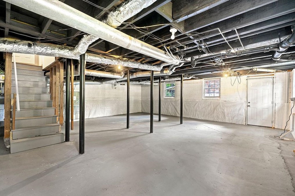 1223 Sanden Ferry Dr, Decatur GA  30033-3345 exterior