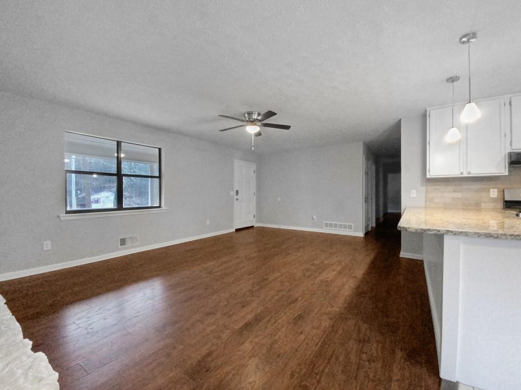 301 Brooks St, Dallas GA  30157-9538 exterior