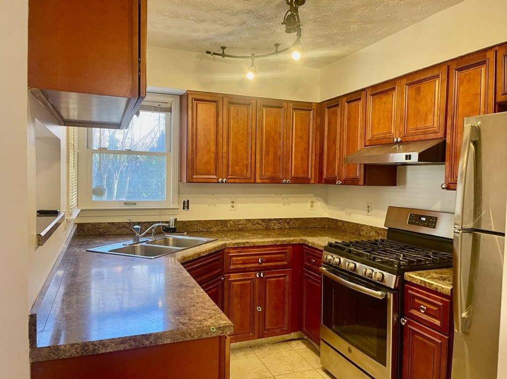 692 Stratford Green Way, Avondale Est GA  30002-1367 exterior