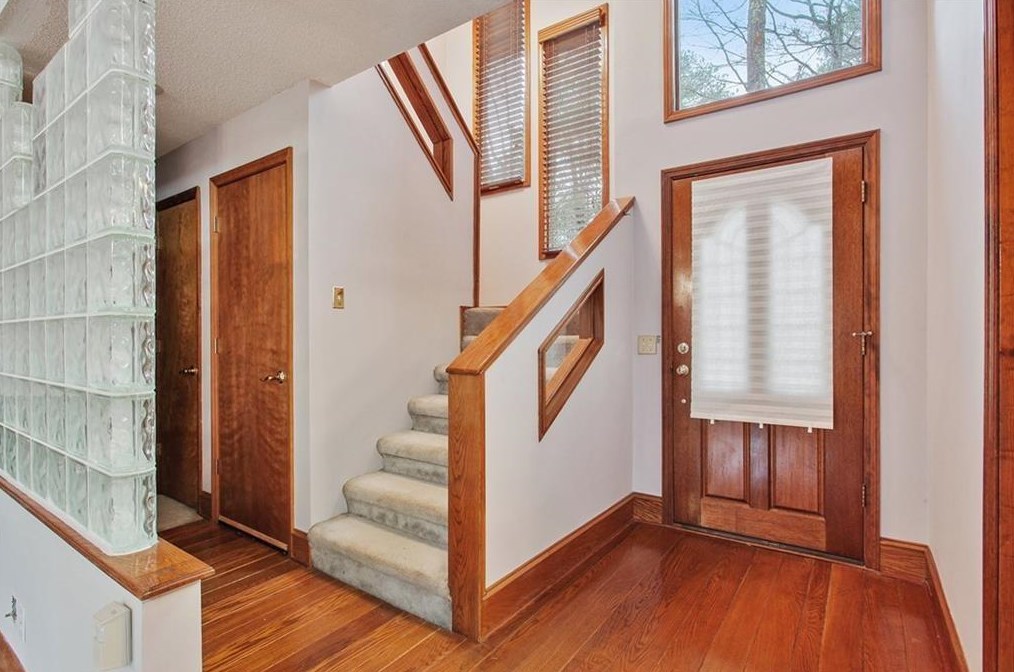 4151 Edinburgh Trl, Roswell, GA 30075-2608