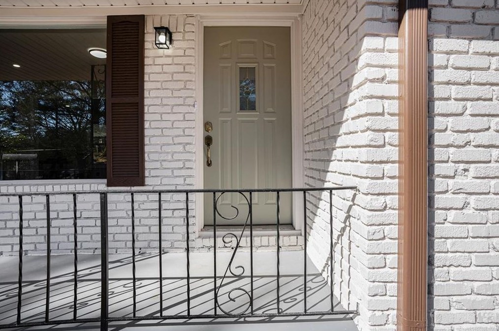 2400 Woodacres Rd, Atlanta GA  30345-1641 exterior