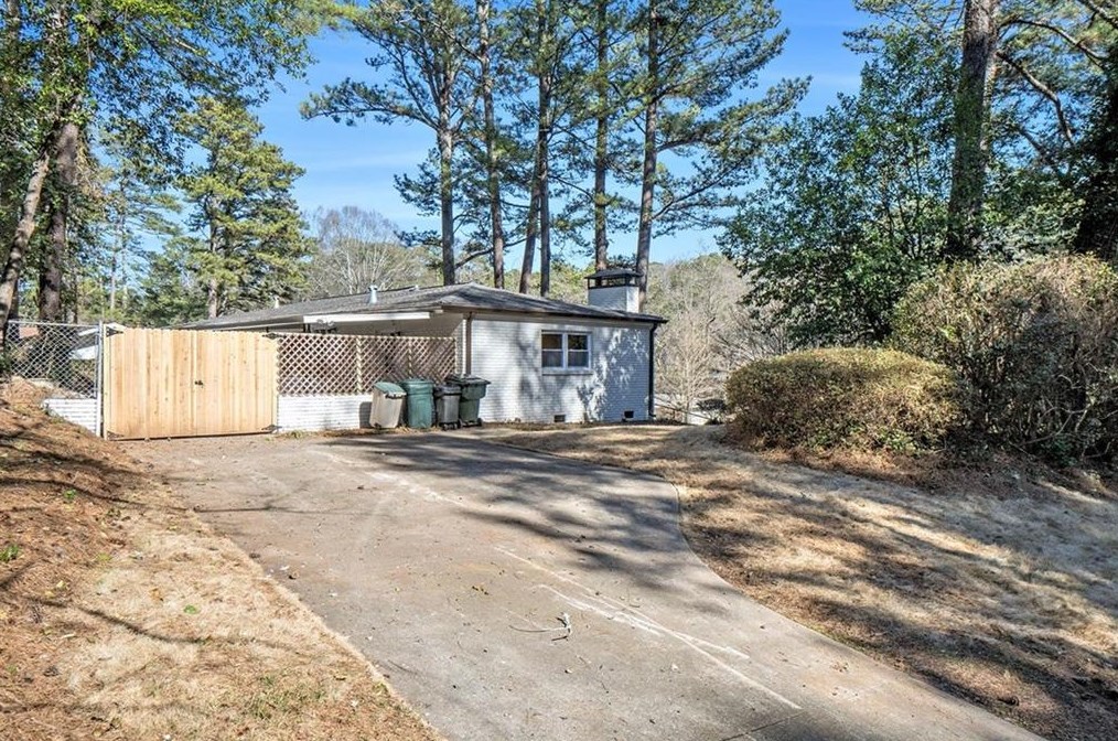 2400 Woodacres Rd, Atlanta GA  30345-1641 exterior