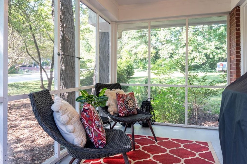 1000 Gaylemont Cir, Decatur GA  30033-4813 exterior