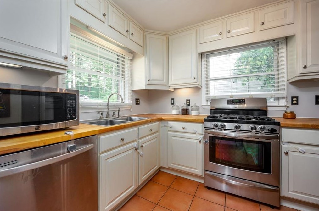 1000 Gaylemont Cir, Decatur GA  30033-4813 exterior